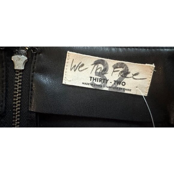 FREE PEOPLE / We The Free Black Faux Leather Split Hem Pants Sz 32 NEW - Picture 7 of 8